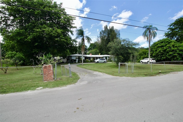 view of front facade with a front yard