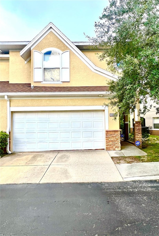 view of front facade with a garage