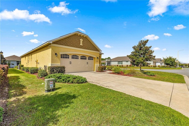 view of front facade featuring a front yard