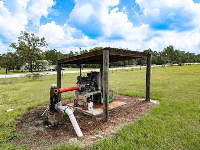 view of yard featuring a rural view