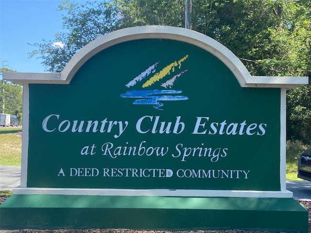 view of community / neighborhood sign