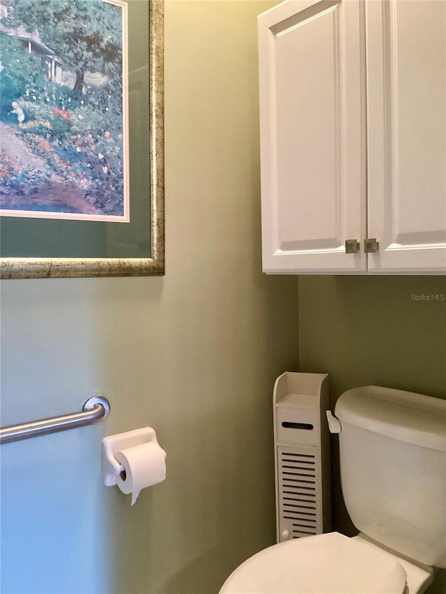 9288 SW 192nd Court Rd, Dunnellon, FL 34432 - bathroom with toilet