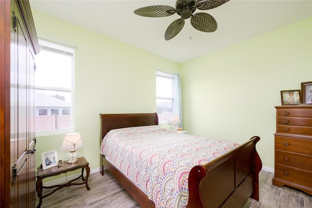 bedroom with ceiling fan