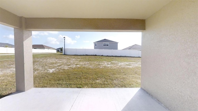 view of yard featuring a patio