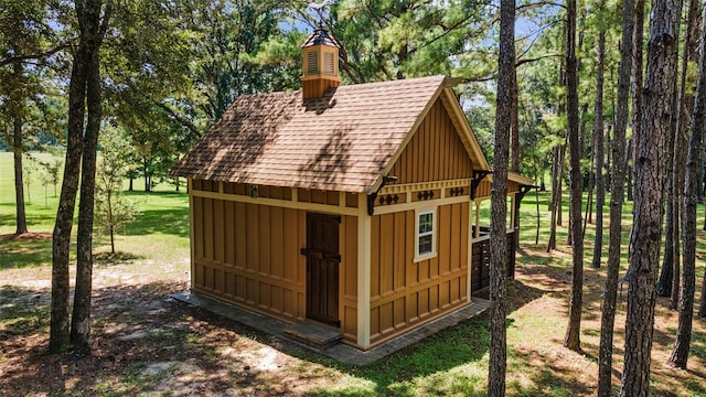 view of outdoor structure