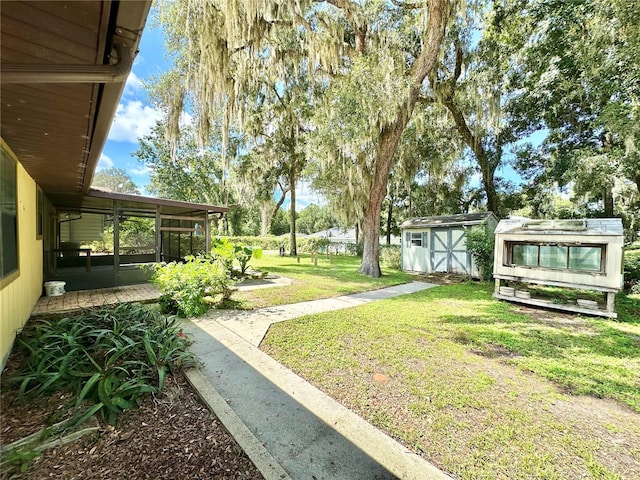 view of yard with a shed