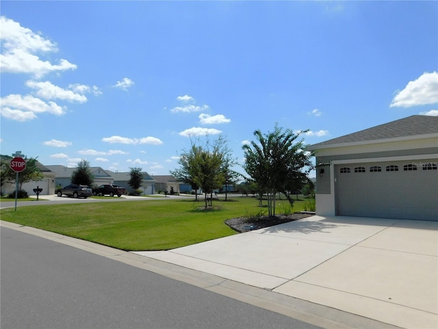 view of front facade with a front lawn