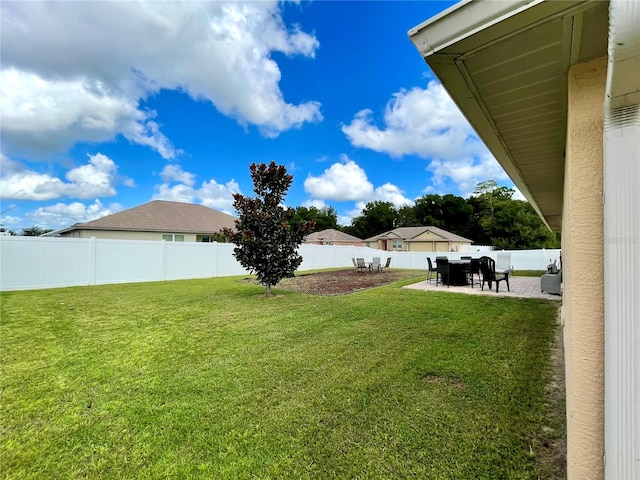 view of yard with a patio area