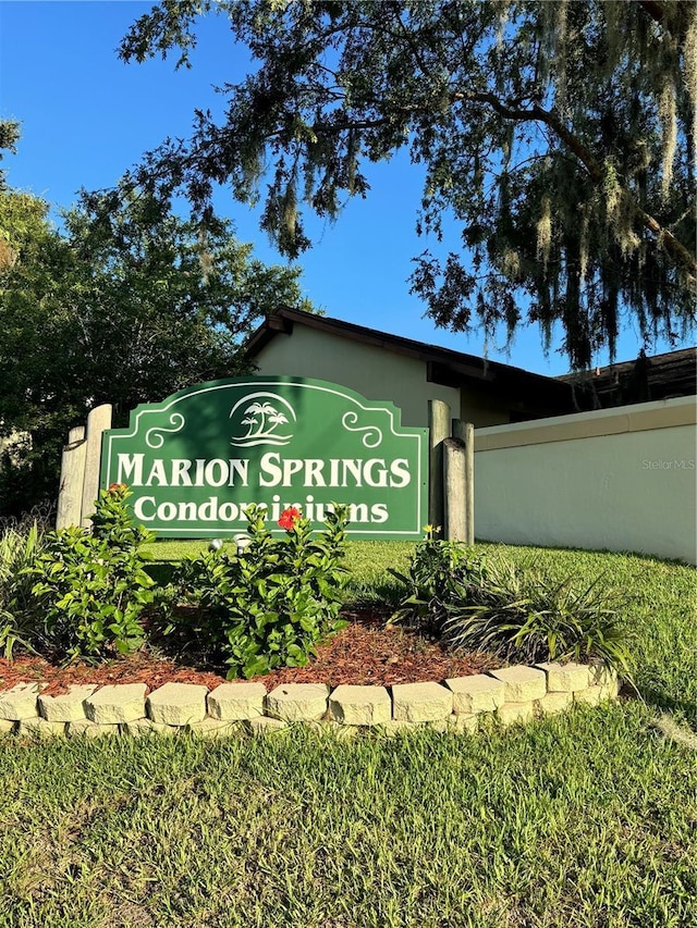 view of community / neighborhood sign