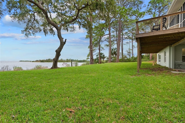 view of yard featuring a water view