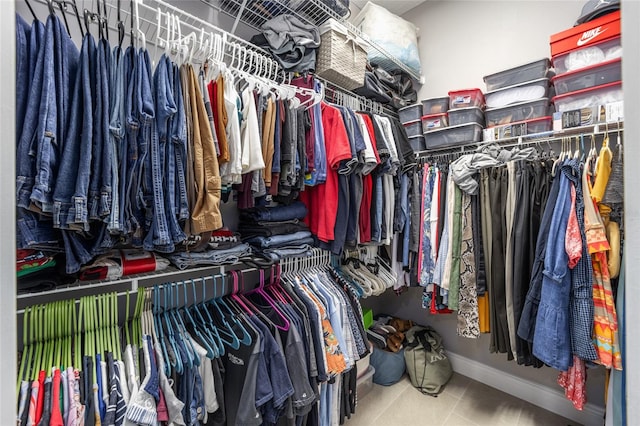 view of spacious closet