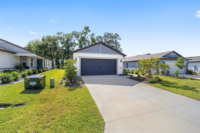 ranch-style home featuring a front lawn