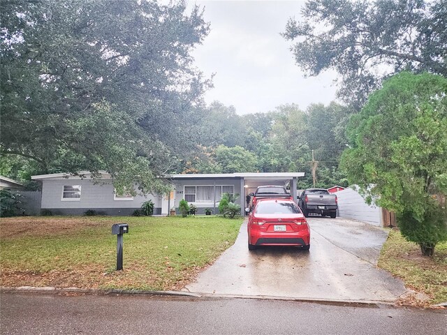 view of front of house with a front lawn