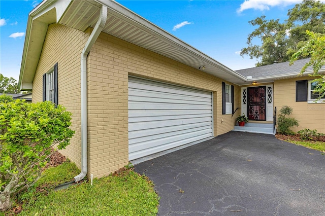 view of front facade with a garage