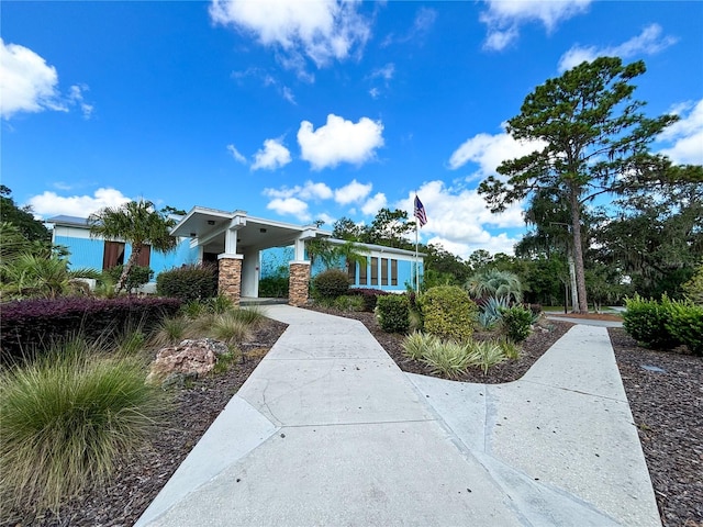 view of front of property