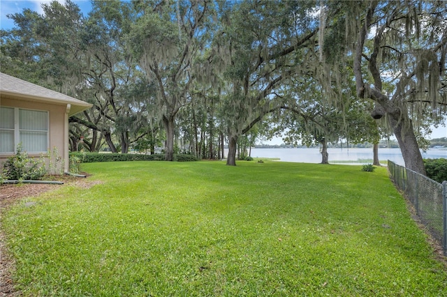 view of yard featuring a water view