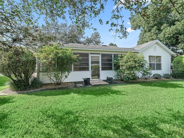 view of front of property with a front yard