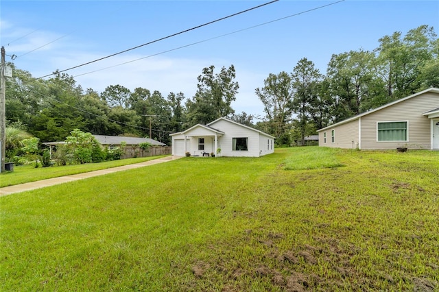 view of front of house featuring a front yard