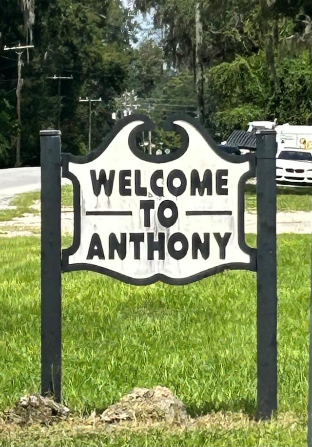 view of community / neighborhood sign