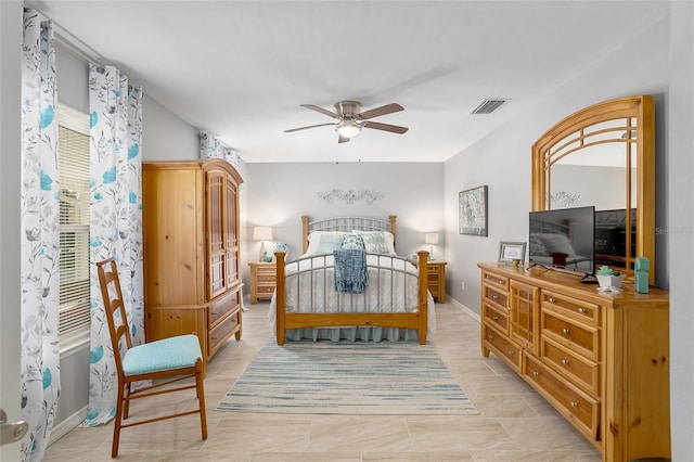 bedroom with ceiling fan