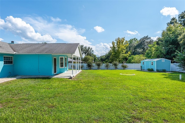 view of yard with a shed