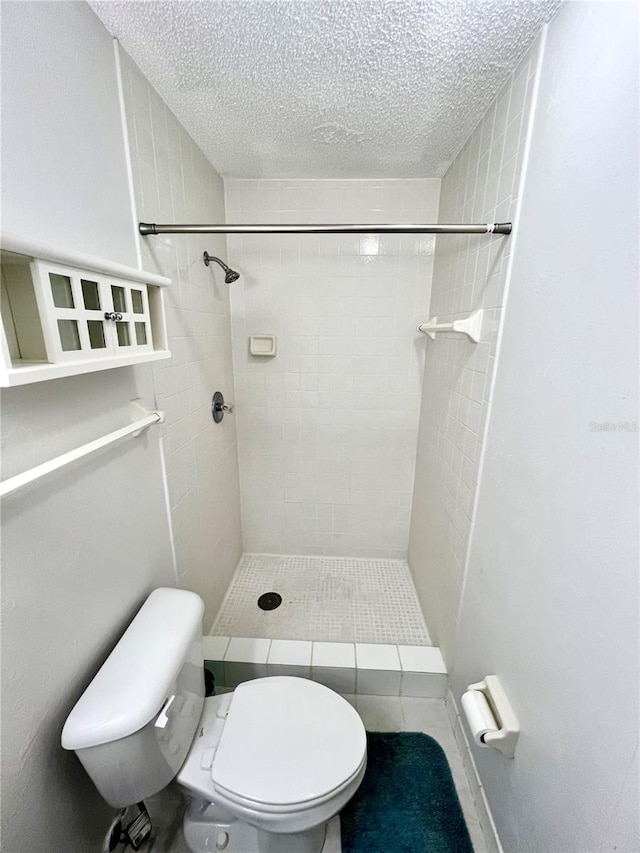 6789 SE 54th Ln, Ocala, FL 34472 - bathroom with a shower stall and a textured ceiling