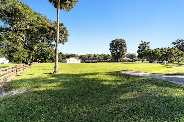 view of yard featuring a rural view