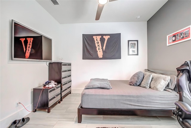 bedroom with ceiling fan