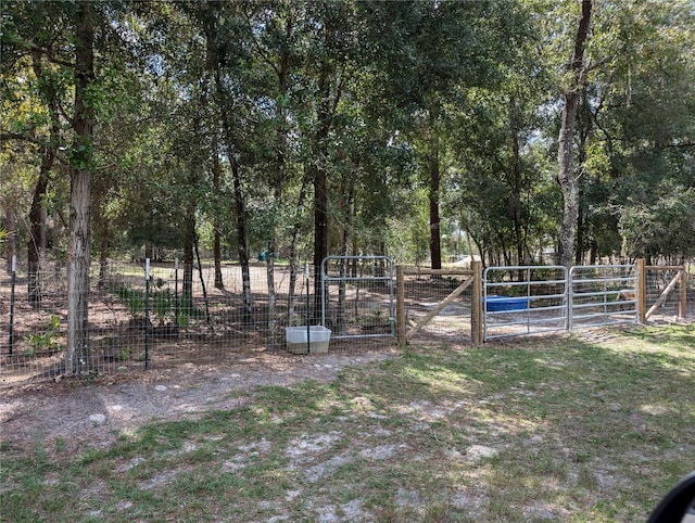 Listing photo 3 for 4058 E Camp Izzard Ln, Dunnellon FL 34434