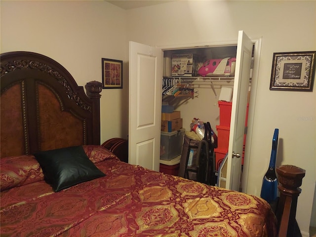 bedroom featuring a closet