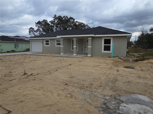 view of front facade with a garage