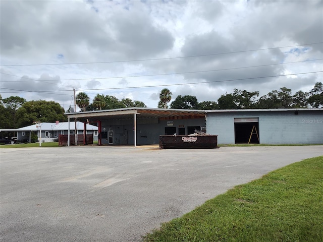 view of outdoor structure featuring a carport