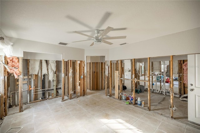 miscellaneous room with ceiling fan