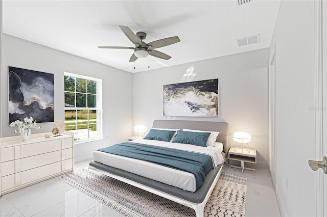 bedroom with ceiling fan