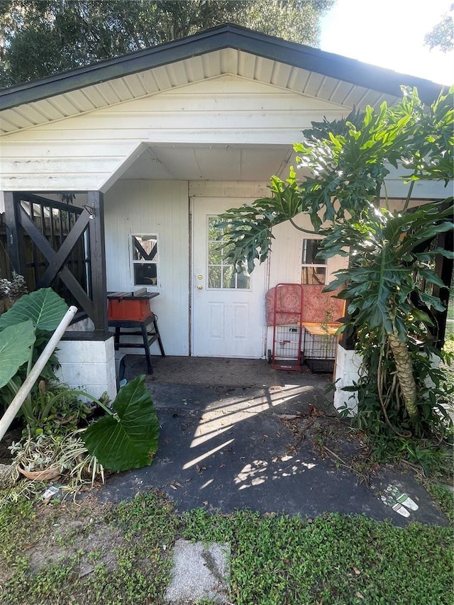 view of exterior entry