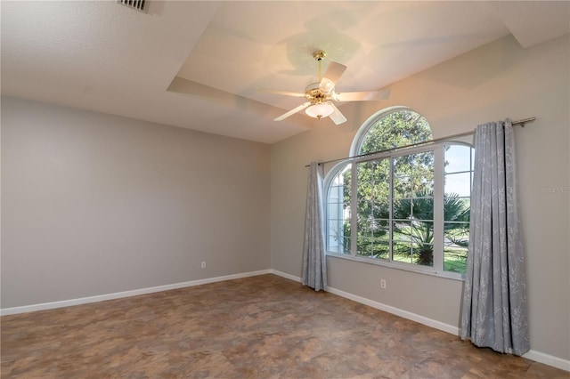 empty room with ceiling fan