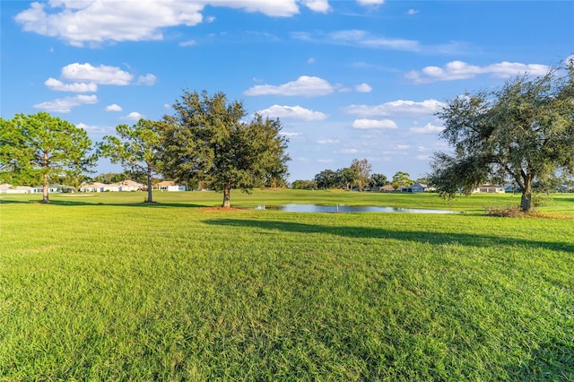 view of yard featuring a water view