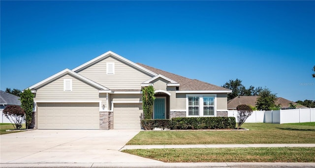 view of front of property with a front yard