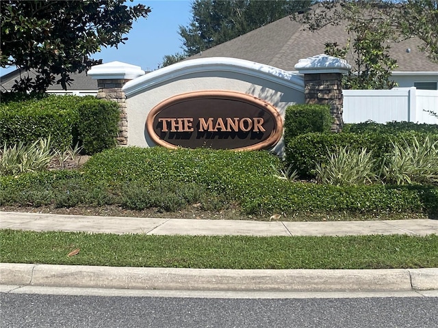 view of community / neighborhood sign