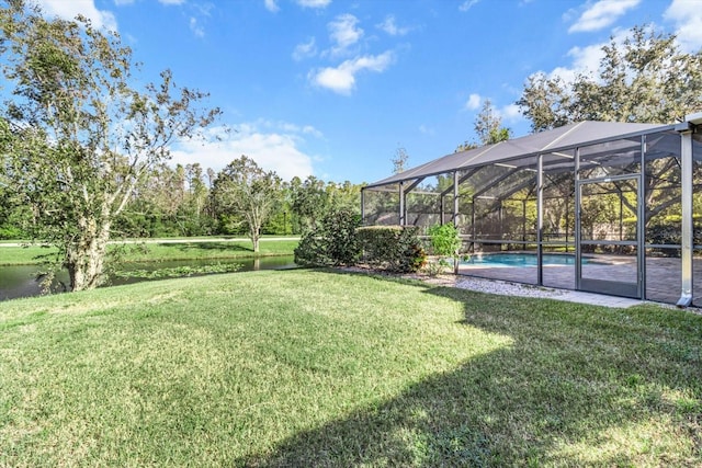 view of yard with a lanai