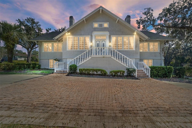 view of front property