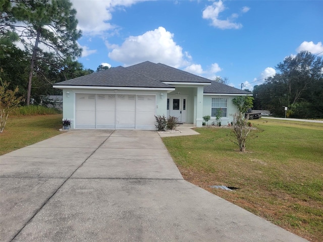 19 Cedar Dr, Ocala, FL 34472 - view of front facade featuring stucco siding, a garage, driveway, a shingled roof, and a front yard