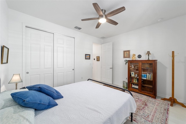 bedroom featuring a closet and ceiling fan