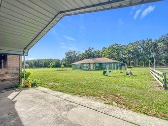 view of yard featuring a patio area