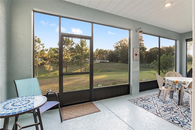 view of sunroom / solarium