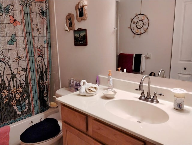 full bathroom featuring toilet, shower / tub combo with curtain, and vanity