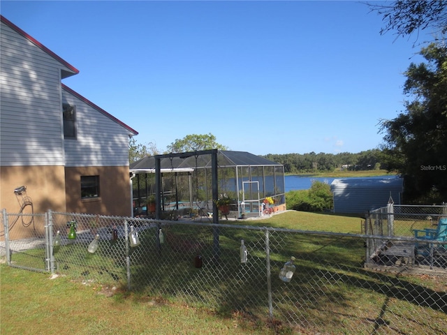 view of yard featuring a water view