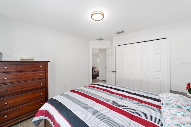 bedroom featuring a closet