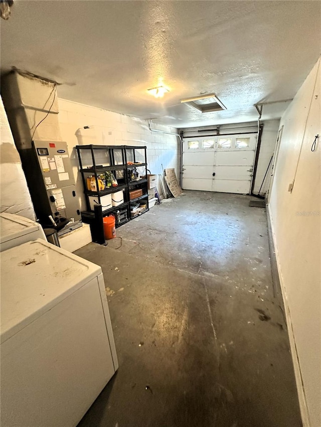 garage featuring washer / dryer