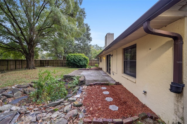 view of yard with a patio